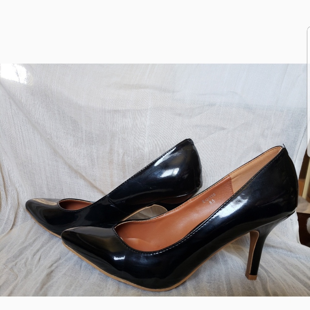 Black Henry Ferrera New York Heels Size 8.5